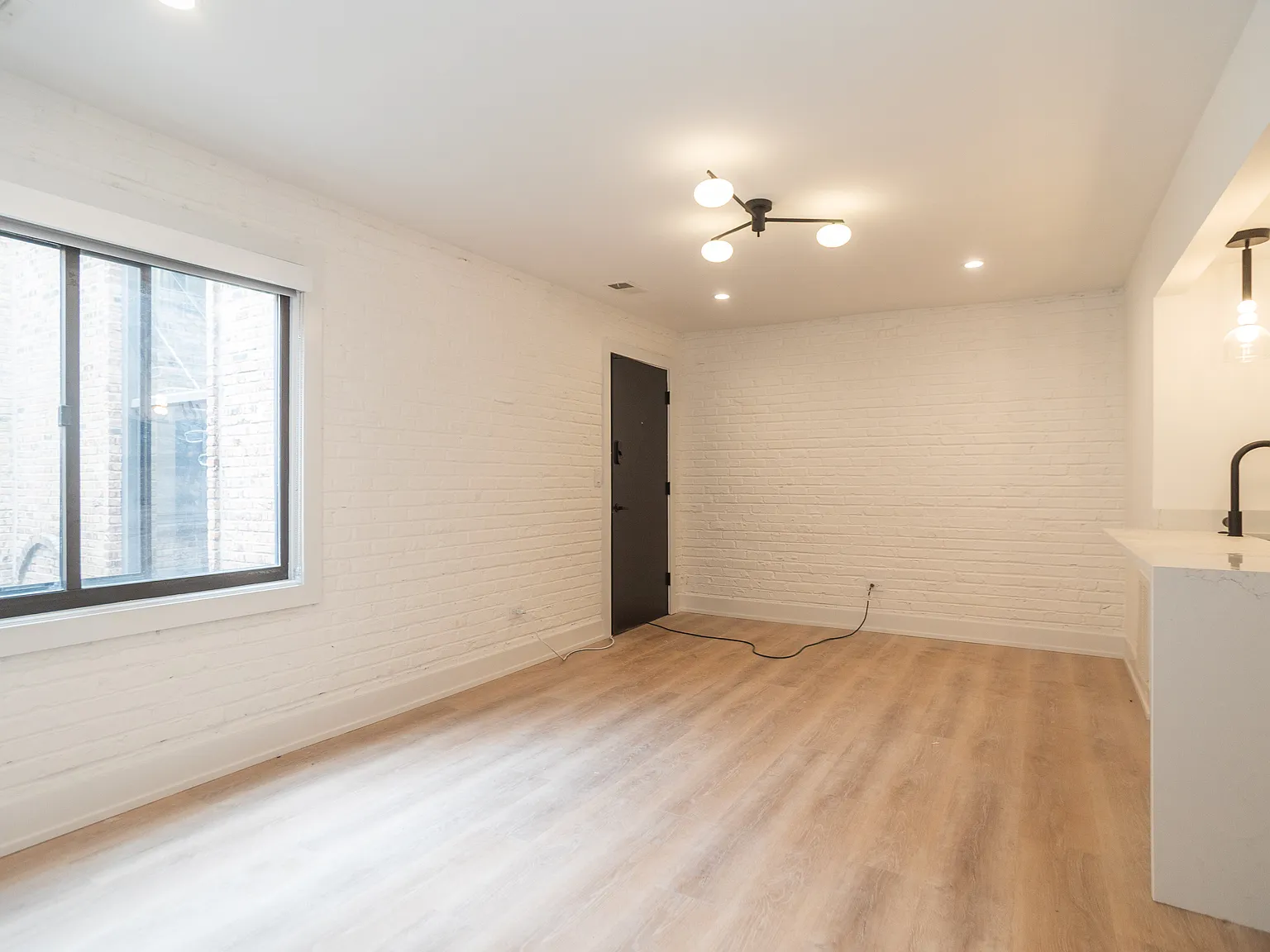 2 bed, 1.5 bath, 1000 sqft, $2,950 — Photo 4