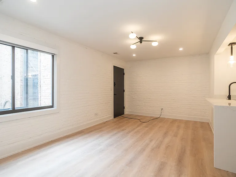 633 S Laflin St #203 — Photo 6