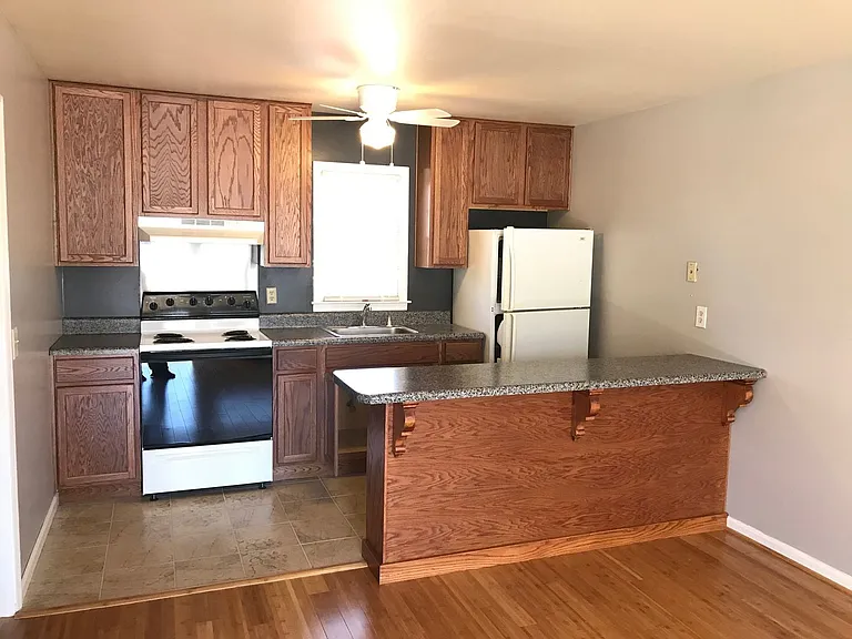 1020 W Hancock Ave — Photo 15