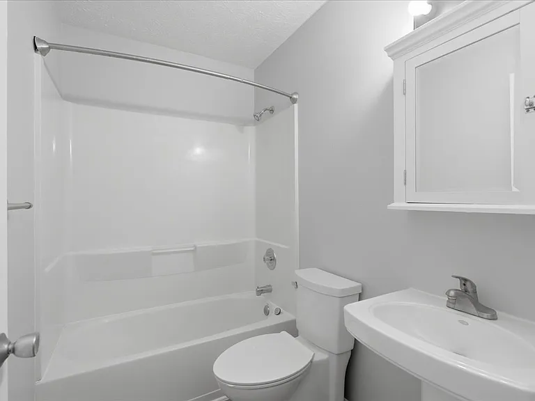116 N Indian Aly #102 — Photo 9