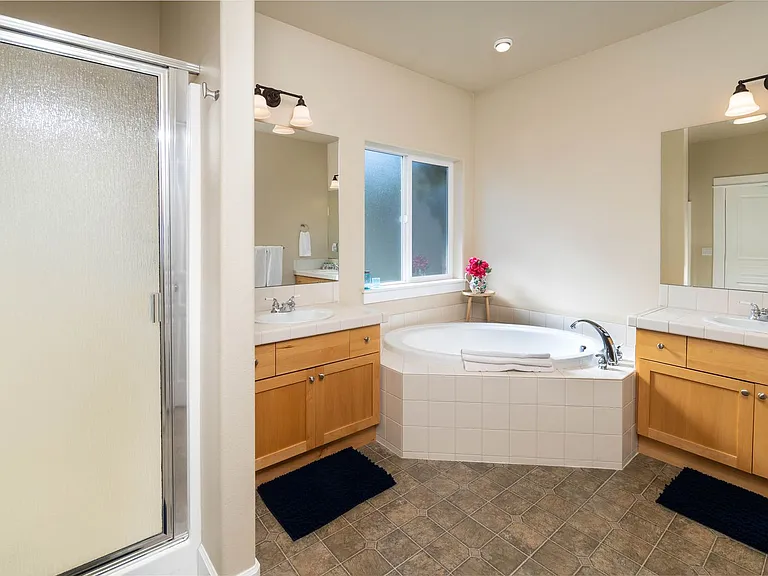 2158 SW 36th Ct — Photo 4