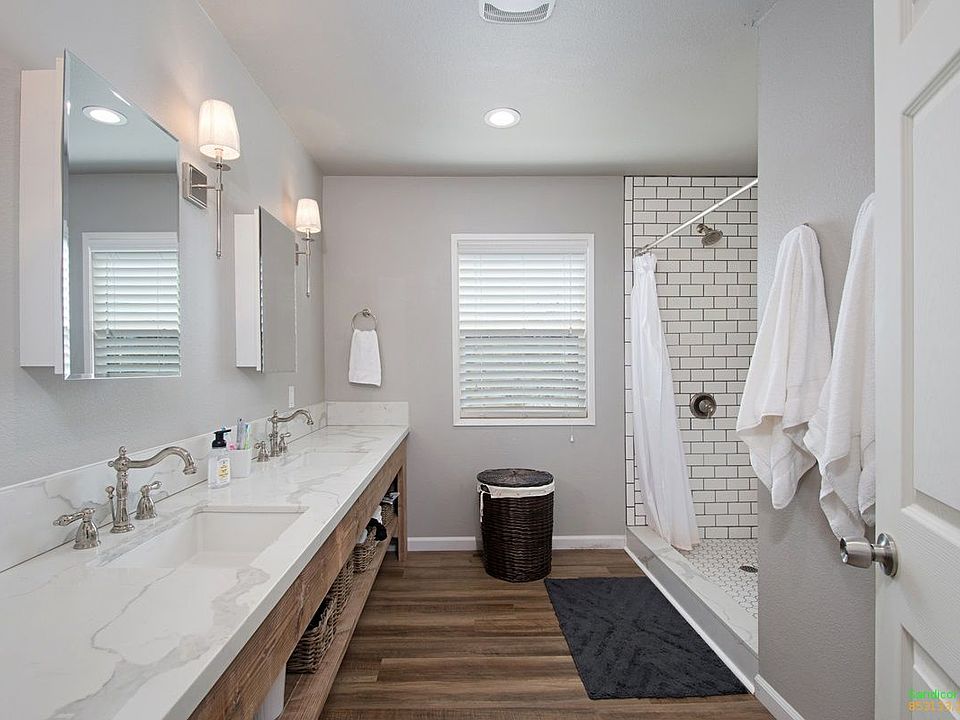 1st image of 885 Donax Ave