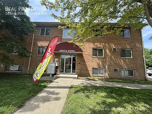 1424 S Pennsylvania Ave #17 Photo 1
