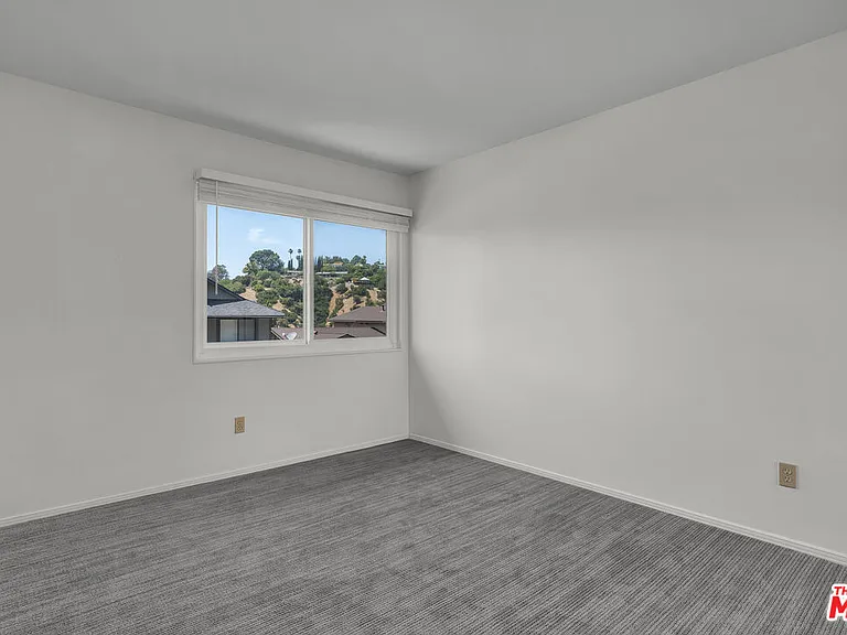 4076 Tropico Way — Photo 15