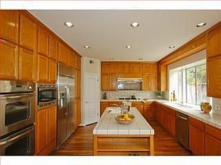 5th image of 18326 Chelmsford Dr