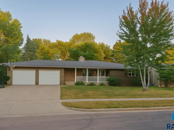 4108 S Teakwood Ave, Sioux Falls, SD 57103