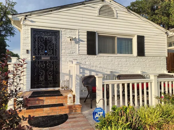 4914 Emo St, Capitol Heights, MD 20743