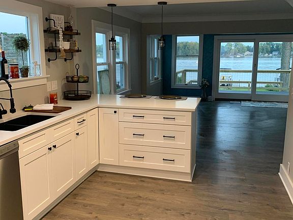 4th image of 8337 W Long Lake Dr