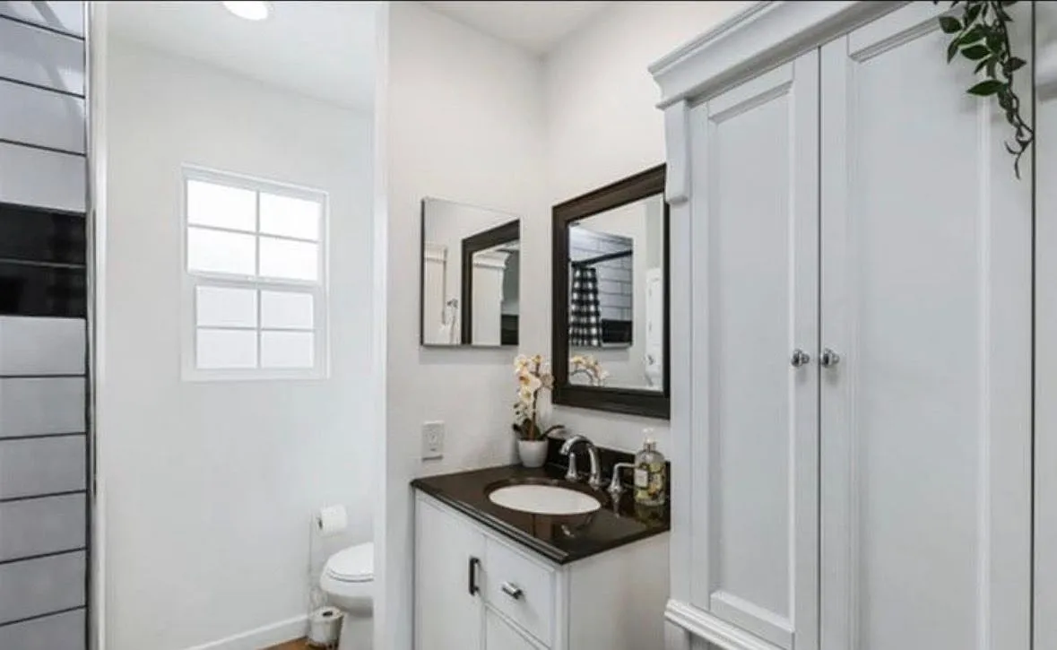 1 bed, 1.0 bath, 400 sqft, $2,400 — Photo 2
