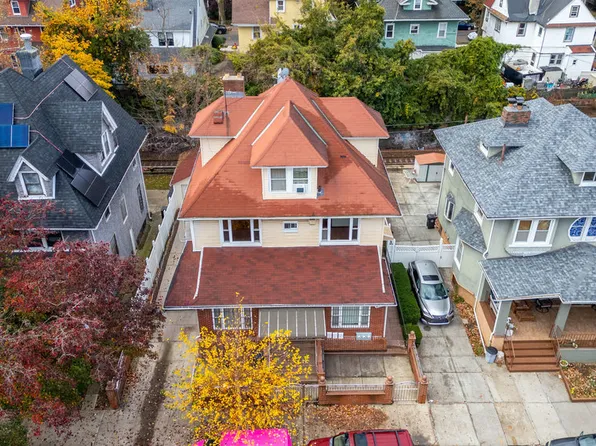 336 East 16th Street image 18 of 21