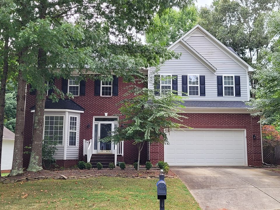 1st image of 8 Holly Springs Ln
