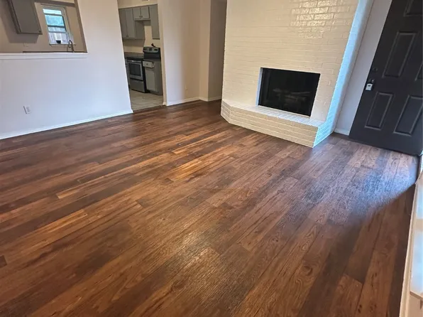 2017 Oakwood Ct, Arlington, TX 76012