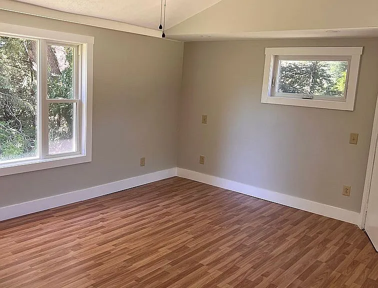 615 Lake Rd — Photo 2
