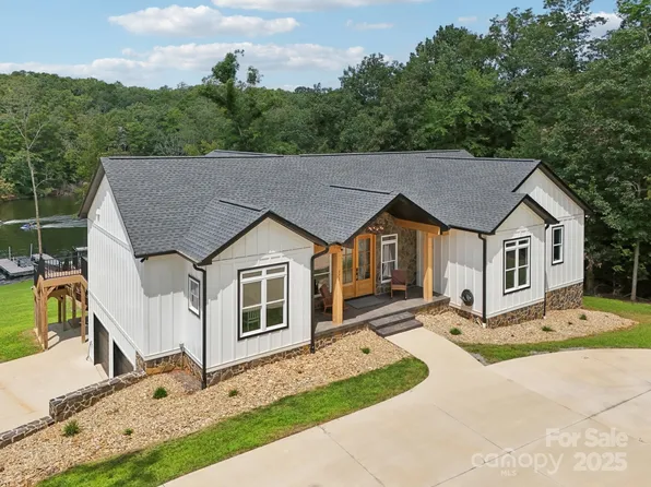 323 Whisper Lake Dr, New London, NC 28127