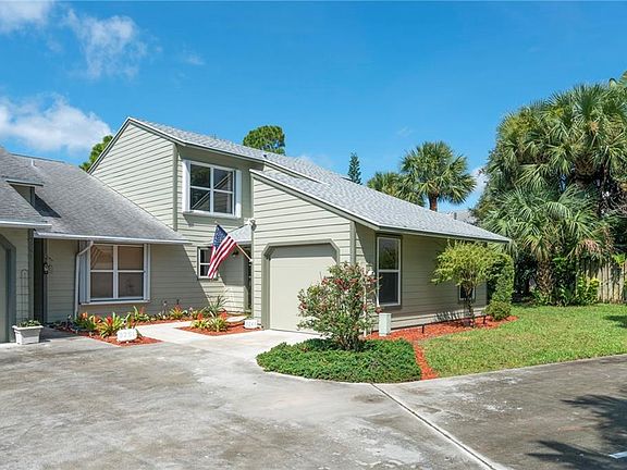 3rd image of 3249 NE Holly Creek Dr