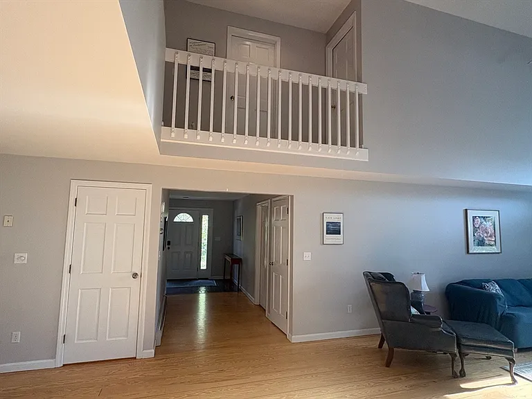 60 Homestead Ln — Photo 4