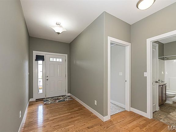 5th image of 110 Sunset Villa Ct