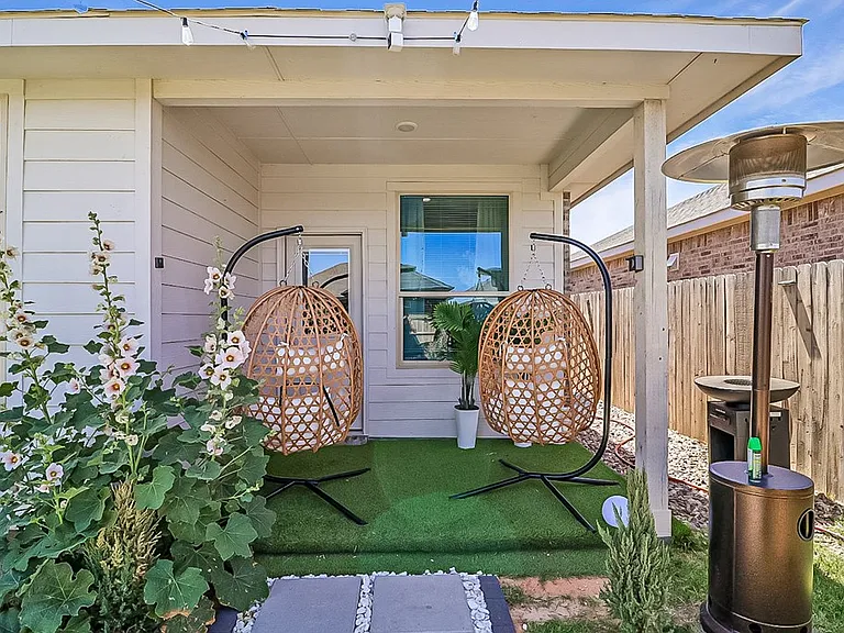 6402 Oracle Dr — Photo 17