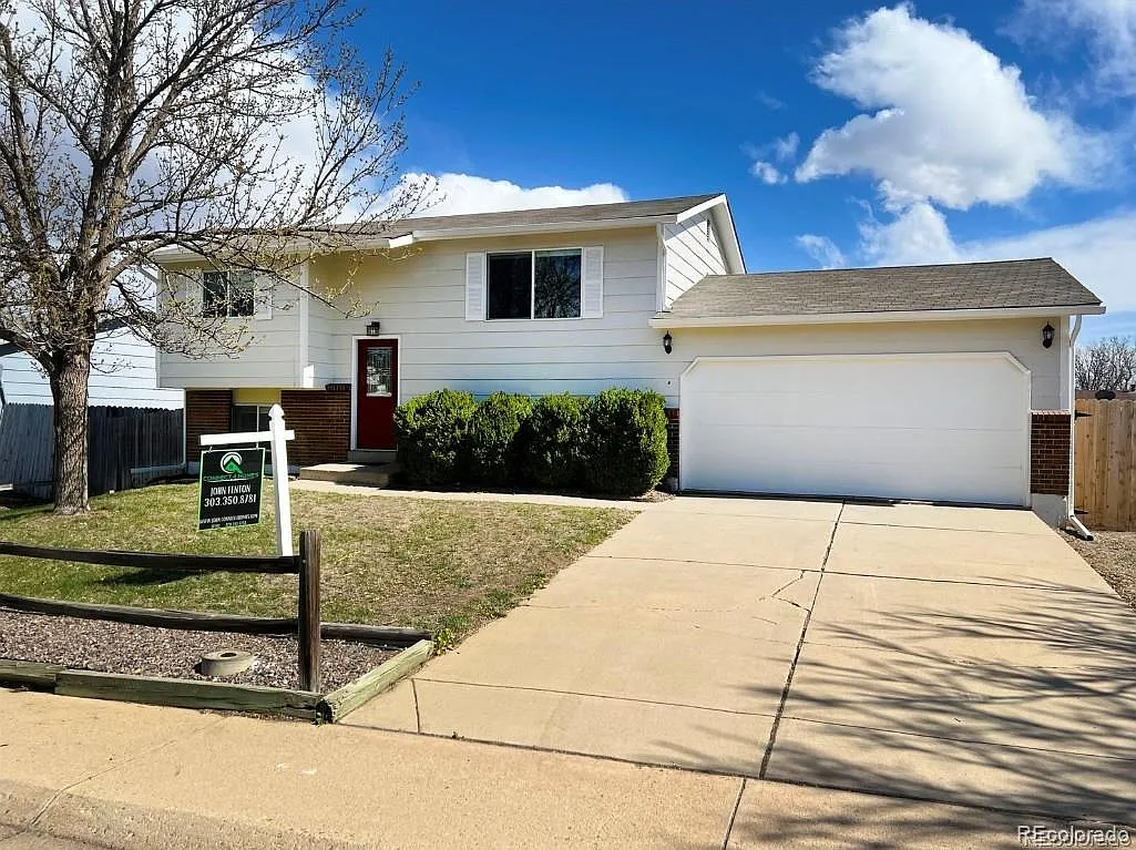 4 bed, 2.0 bath, 1570 sqft, $3,300 — Photo 1