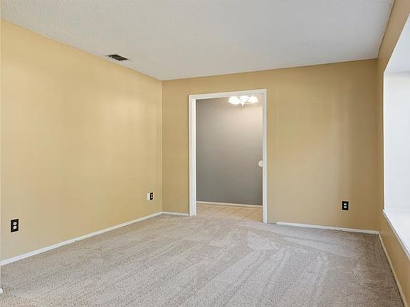 3rd image of 1574 Crossbeam Dr