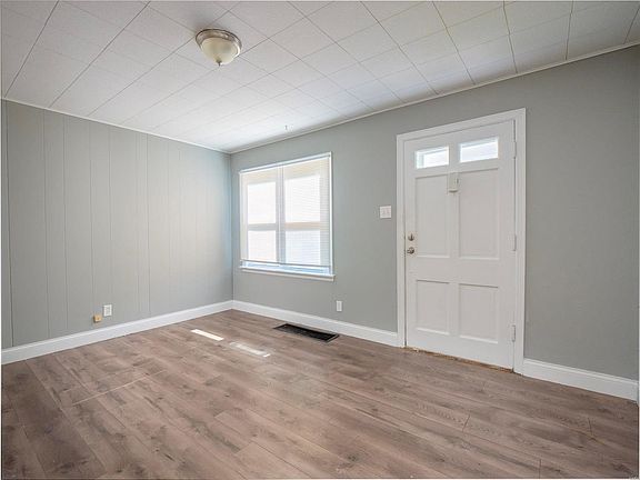4th image of 10753 Saint Xavier Ln