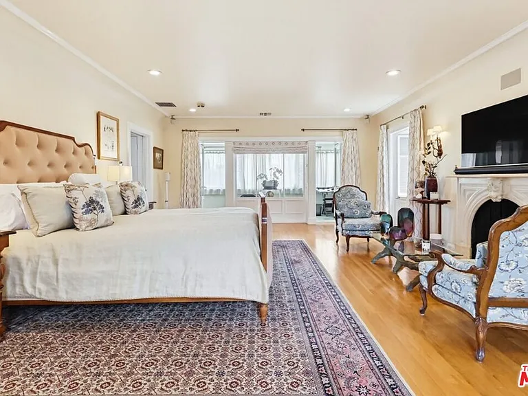 516 S Rimpau Blvd — Photo 47