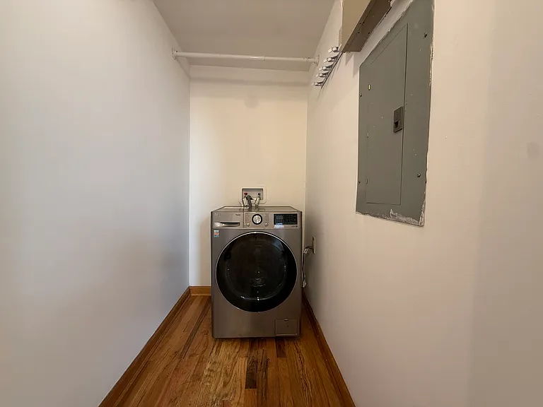 1237 N Noble St #1F — Photo 18