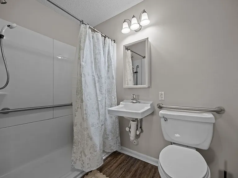 21 Collins Dr #D — Photo 18