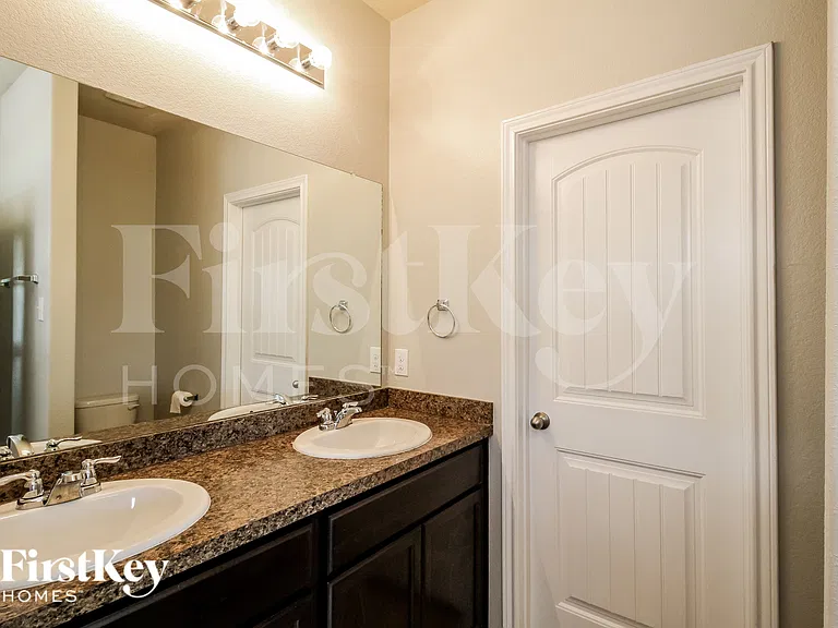 303 Preakness Ln — Photo 9