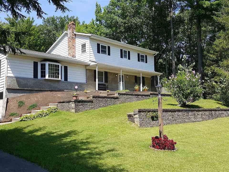 1st image of 90 Blue Spruce Ln