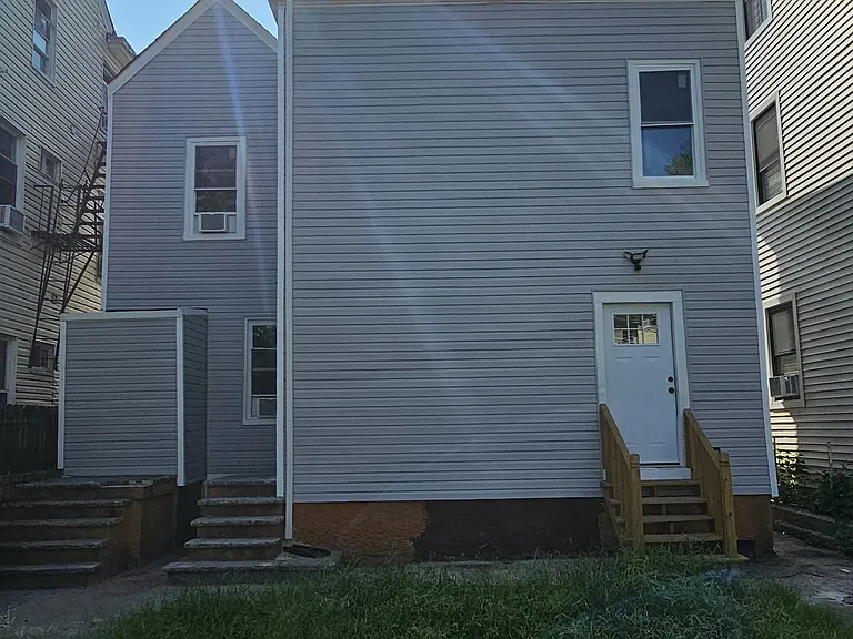 767-769 E 26th St #1A — Photo 6