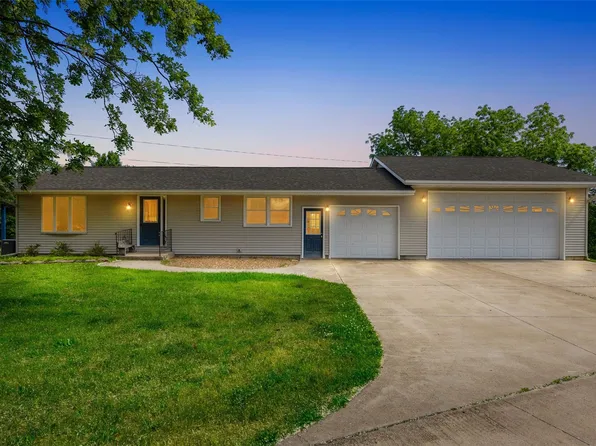 307 Ehlers Ln, Maquoketa, IA 52060
