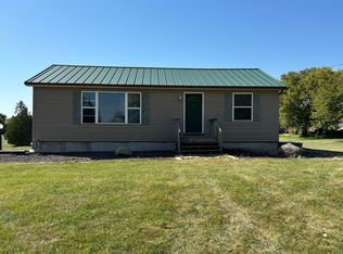 2748 N Center Point Rd, Cedar Rapids, IA 52411