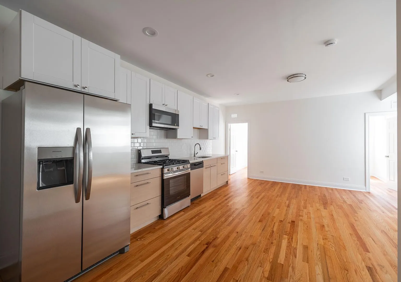 3107 North Harding Avenue #2N — Photo 2