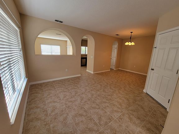 5th image of 2223 Seven Oaks Dr #1