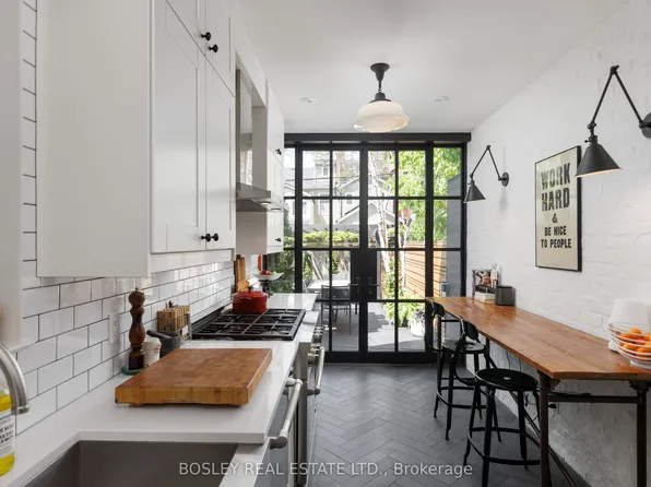 356 Ontario St, Toronto, ON M5A 2V7