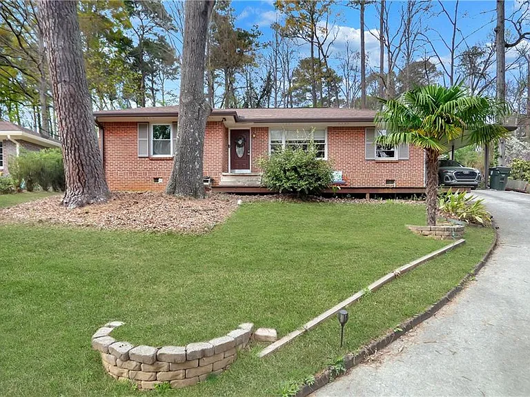 1984 McJenkin Dr NE — Photo 1