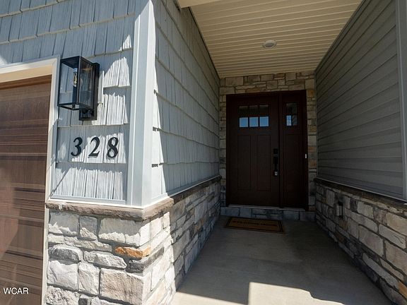2nd image of 328 Margaret St