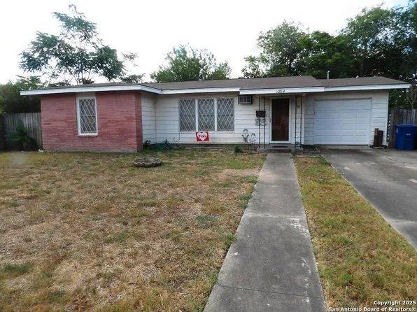 1204 E WIDHELM ST, Beeville 78102