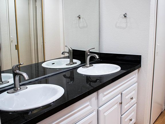 3rd image of 620 N Louise St #201-206