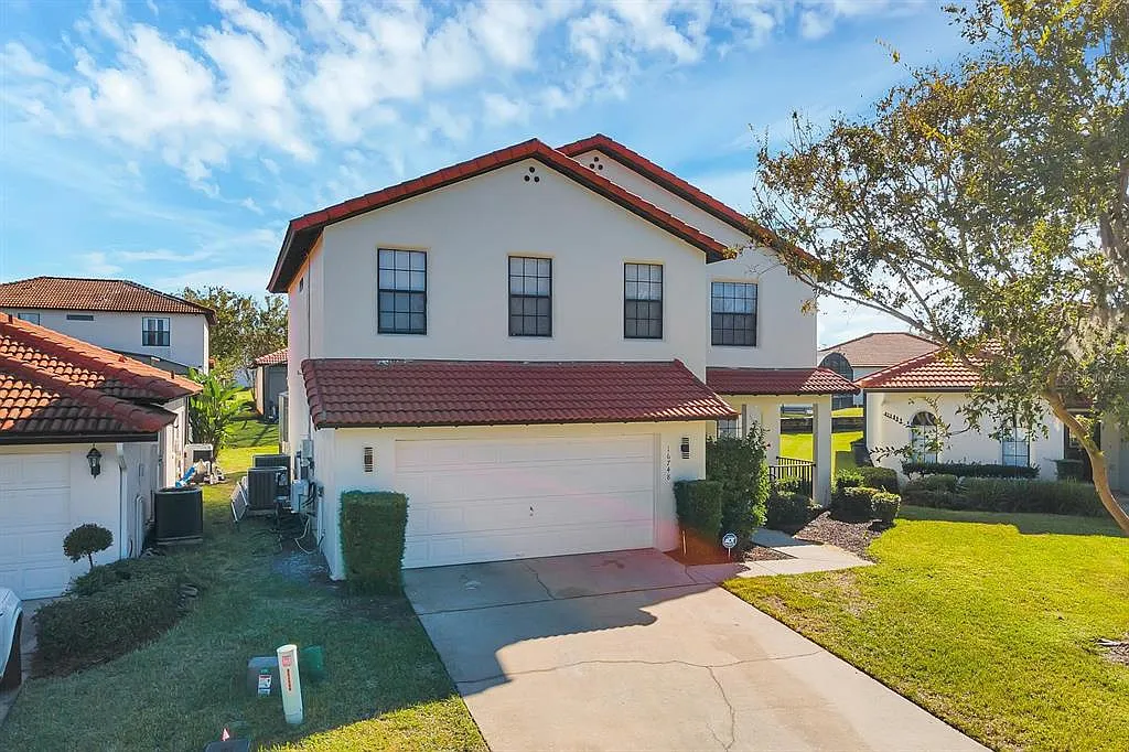 4 bed, 2.5 bath, 2072 sqft, $3,450 — Photo 1