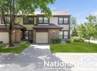 310 Oakwood Ln, Wheeling, IL 60090
