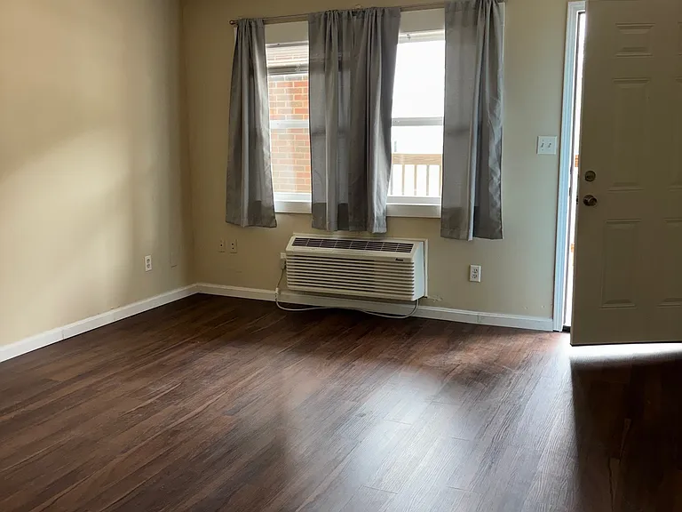 134 Main St — Photo 13
