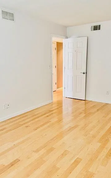 5 Inwood Ter #5 — Photo 17
