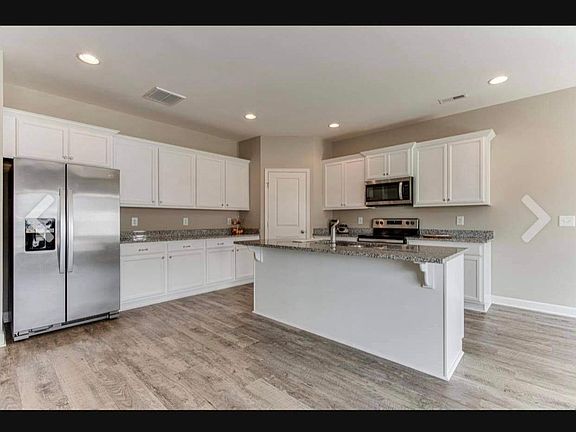 2nd image of 1712 Lone Jack Ln