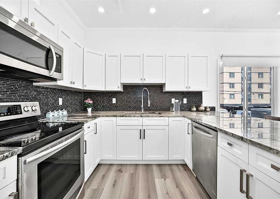 1st image of 1514 W 11th St SW #1107