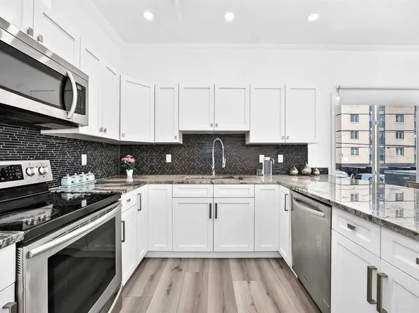 1514 W 11th St SW #1107, Calgary, AB T2R 1G9