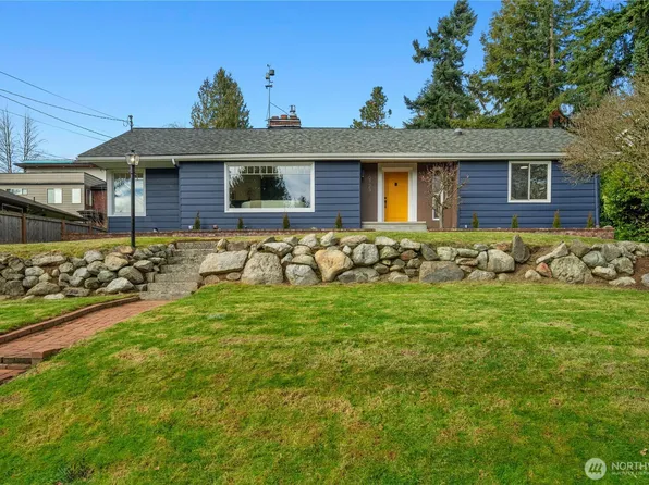 10723 Densmore Avenue N, Seattle, WA 98133