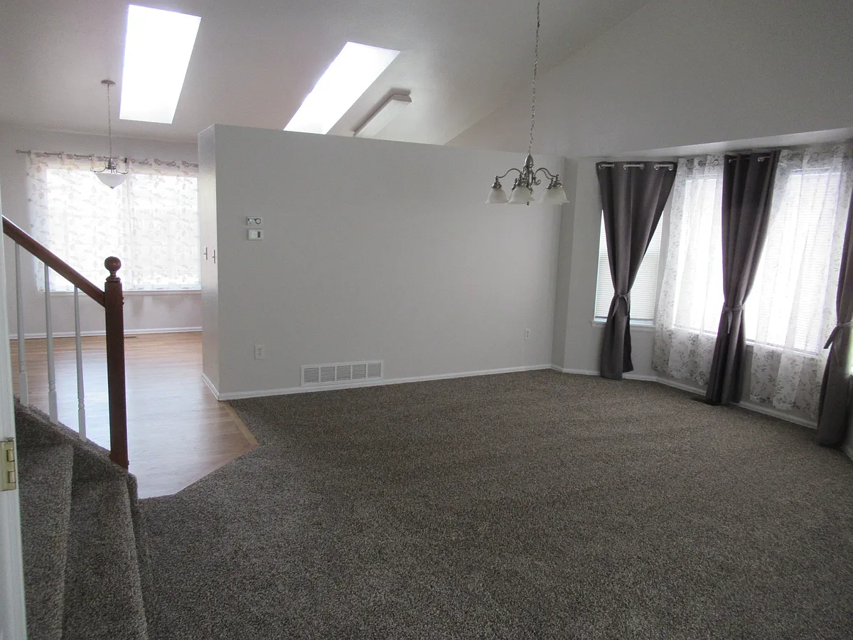 Building Photo - 3190 Leoti Dr