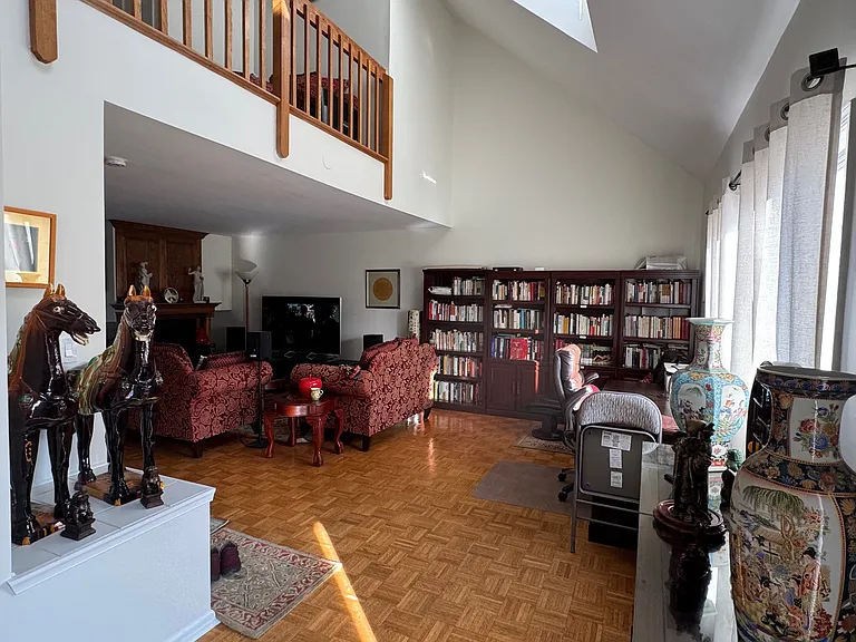 Foyer and Study area